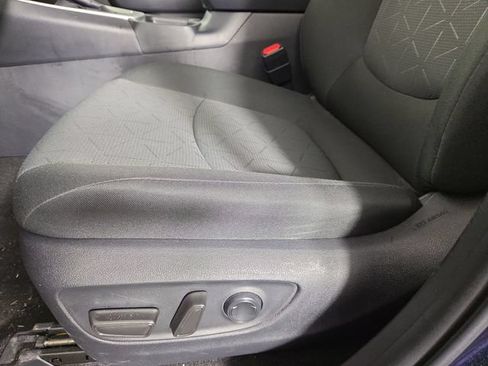 Used 2025 Toyota RAV4 XLE AWD/4WD image 28