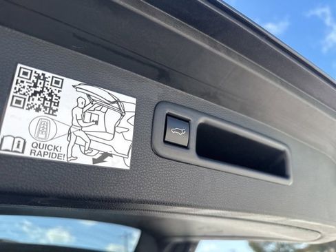 Used 2024 Toyota Highlander XLE image 24