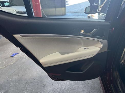 Used 2025 Genesis G70 2.5T w/ Sport Prestige Package image 11