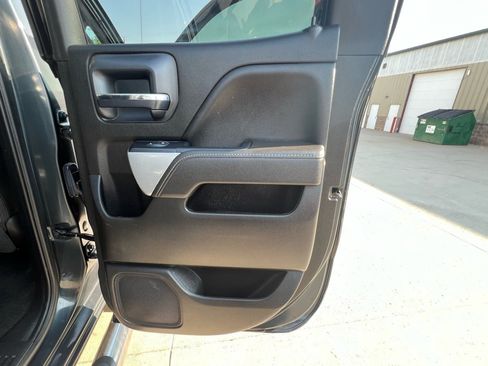 Used 2017 Chevrolet Silverado 1500 LTZ Z71 w/ LTZ Plus Package AWD/4WD image 12