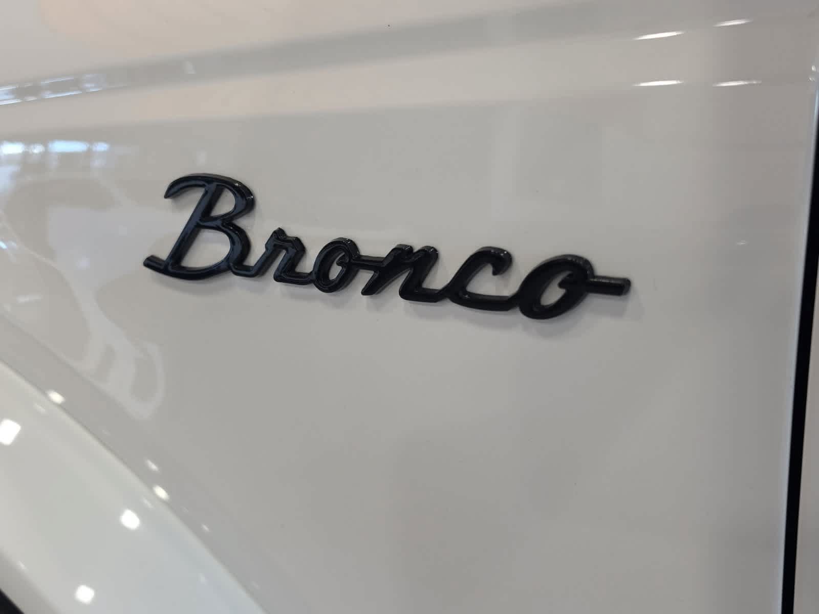 Used 2022 Ford Bronco Outer Banks AWD/4WD image 15