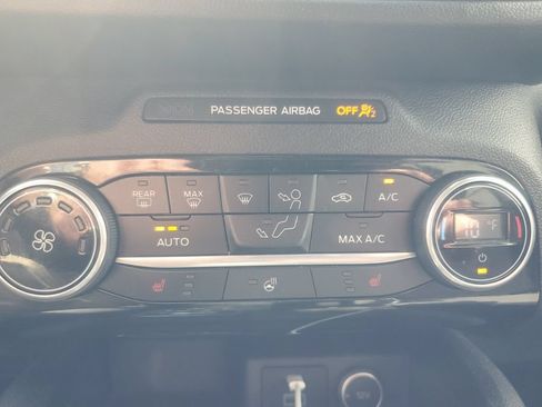 Used 2021 Ford Escape SE w/ SE Sport Appearance Package AWD/4WD image 18