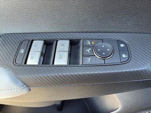 New 2025 Mitsubishi Outlander SEL image 17