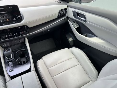 Used 2021 Nissan Rogue SL w/ Premium Package image 21