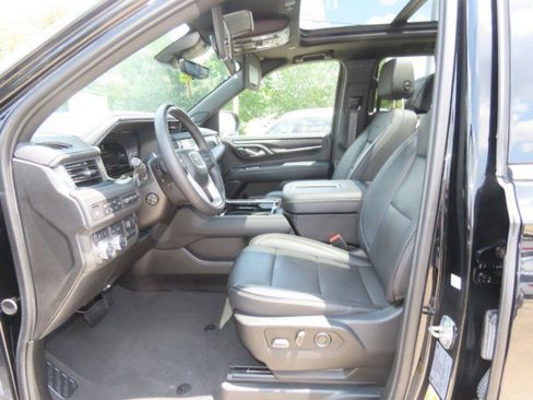 Used 2024 GMC Yukon XL Denali w/ Denali Reserve Package AWD/4WD image 26