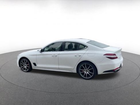 Used 2025 Genesis G70 2.5T image 9