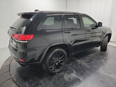 Used 2020 Jeep Grand Cherokee Altitude image 9