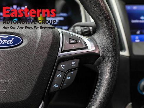 Used 2020 Ford Edge SEL image 16