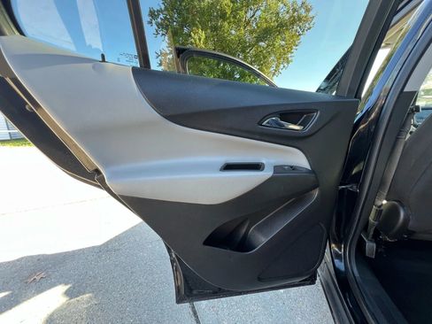 Used 2023 Chevrolet Equinox LS w/ LS Convenience Package FWD image 13
