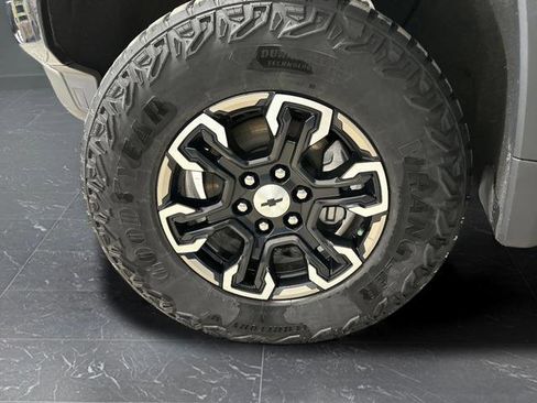 Used 2023 Chevrolet Silverado 1500 ZR2 image 43