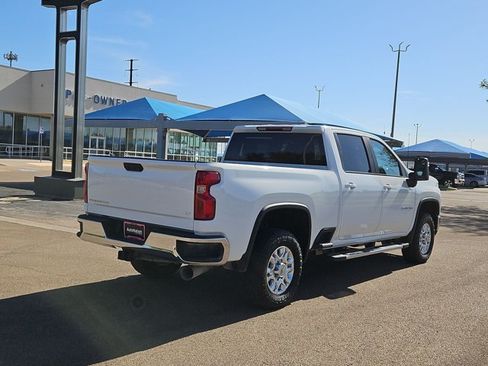 Used 2024 Chevrolet Silverado 2500 LT AWD/4WD image 5