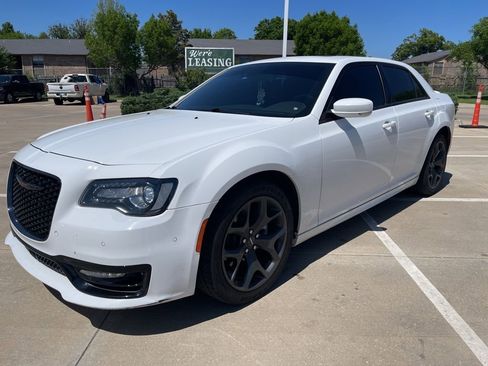 Used 2023 Chrysler 300 S w/ Comfort Group image 3