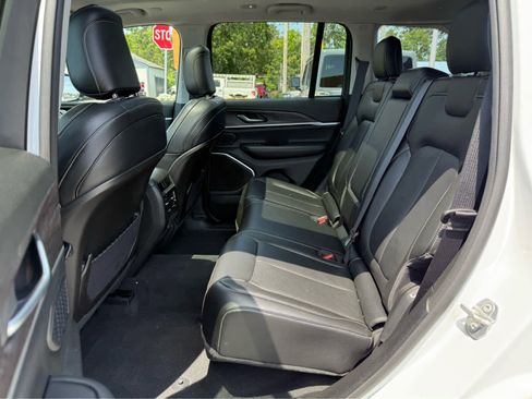 Used 2022 Jeep Grand Cherokee Limited 4xe image 41