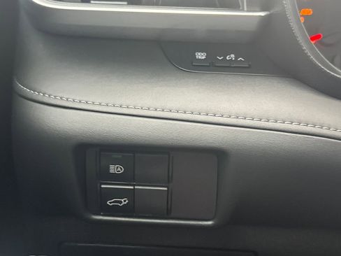 Used 2022 Toyota Highlander LE image 33