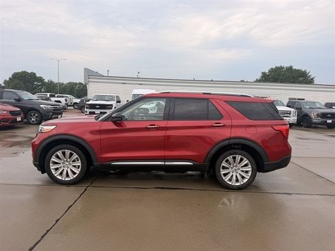 Used 2021 Ford Explorer Limited w/ Equipment Group 301A AWD/4WD image 15