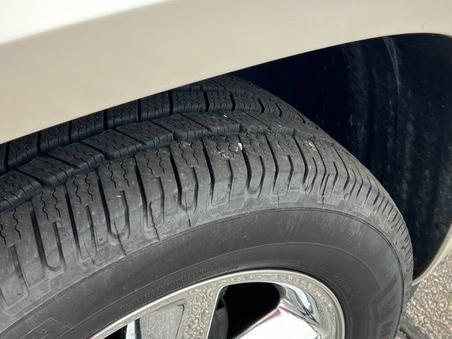 Used 2012 Chevrolet Suburban LTZ AWD/4WD image 18