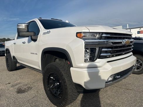 Used 2022 Chevrolet Silverado 3500 High Country w/ Z71 Off-Road Package image 9