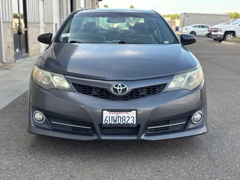 Used 2012 Toyota Camry SE w/ Leather Pkg FWD image 8