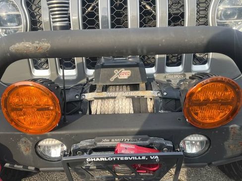 Used 2020 Jeep Gladiator Overland w/ LED Lighting Group AWD/4WD image 25