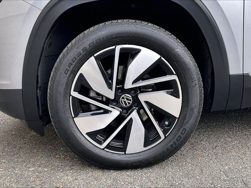 Certified 2024 Volkswagen Atlas SEL image 8