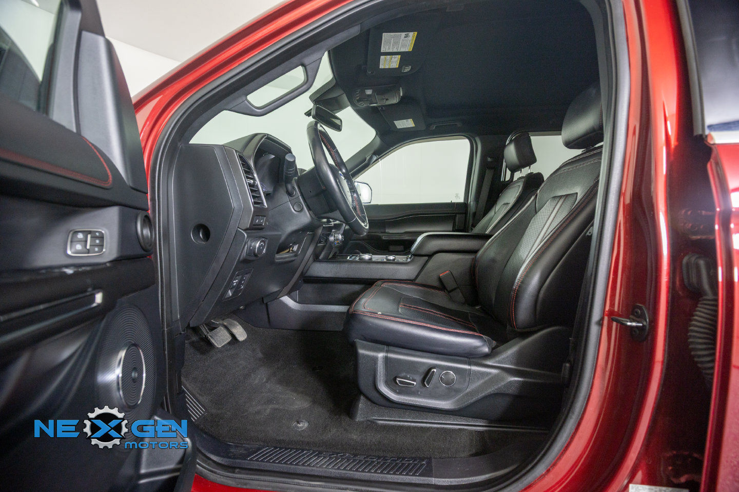 Used 2019 Ford Expedition Limited w/ Equipment Group 303A AWD/4WD image 15