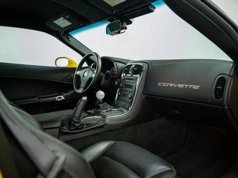 Used 2011 Chevrolet Corvette Z06 w/ Z07 Performance Package RWD image 11