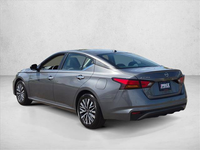 Used 2025 Nissan Altima 2.5 SV FWD image 8