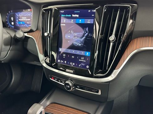 New 2024 Volvo S60 B5 Core w/ Climate Package image 9