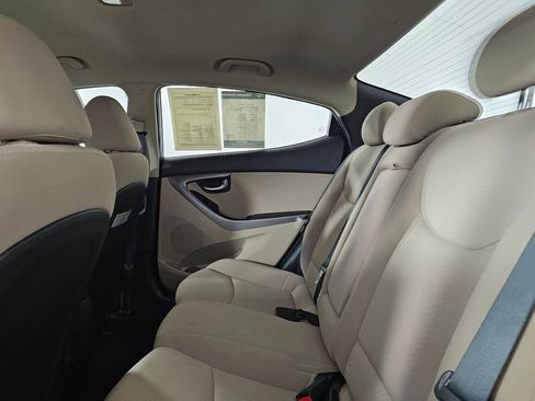 Used 2016 Hyundai Elantra SE w/ Option Group 02 image 18