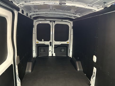 New 2027 Ford Transit 250 148 Medium Roof w/ Load Area Protection Package RWD image 35