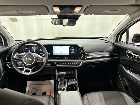 Used 2025 Kia Sportage EX image 19
