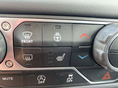 Used 2025 Jeep Wrangler Unlimited Sahara w/ Safety Group AWD/4WD image 33