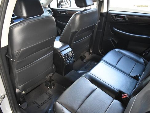 Used 2016 Subaru Outback 3.6R Limited image 39