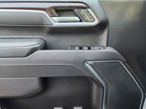 Used 2025 GMC Sierra 1500 SLT image 19