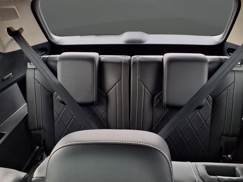 Used 2024 Volkswagen Atlas SEL Premium R-Line image 19