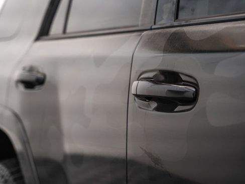 Used 2019 Toyota 4Runner TRD Off-Road AWD/4WD image 15