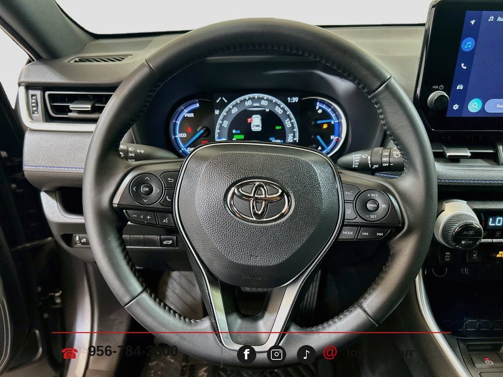 Used 2025 Toyota RAV4 XSE AWD/4WD image 10