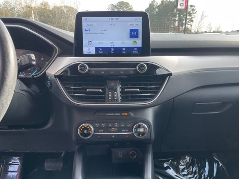 Used 2020 Ford Escape SEL image 17