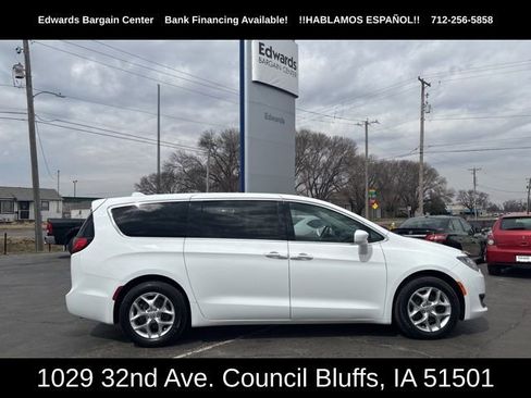 Used 2019 Chrysler Pacifica Touring Plus w/ Tire & Wheel Group image 1