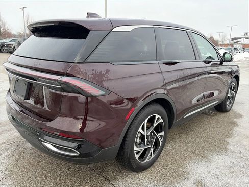 Used 2025 Lincoln Nautilus Premier w/ Equipment Group 102A image 7