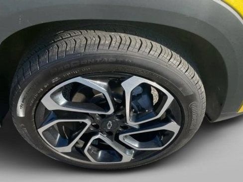 Used 2025 Chevrolet Trax RS w/ Driver Confidence Package FWD image 5