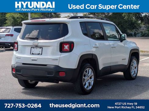 Used 2018 Jeep Renegade Latitude w/ Cold Weather Group AWD/4WD image 8