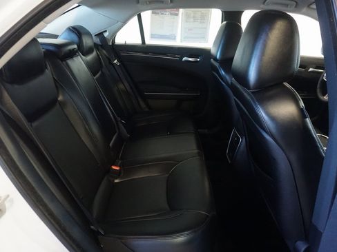 Used 2023 Chrysler 300 Touring L image 23