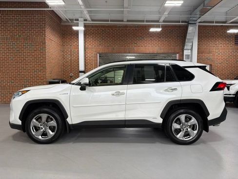 Used 2019 Toyota RAV4 Limited w/ Carpet Mat Package AWD/4WD image 4