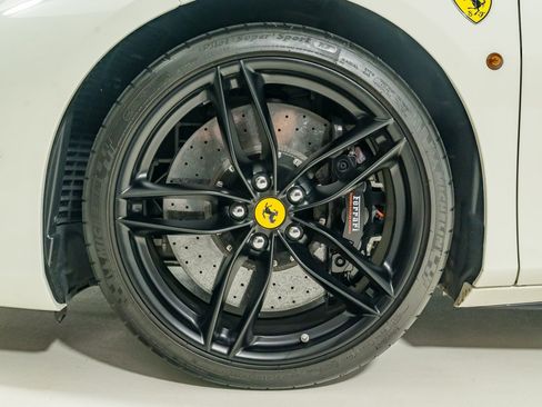 Used 2018 Ferrari 488 Spider RWD image 22