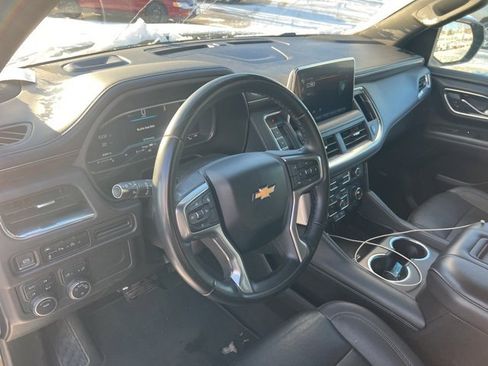Used 2023 Chevrolet Suburban LT image 14