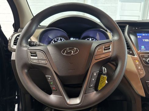 Used 2017 Hyundai Santa Fe SE image 21