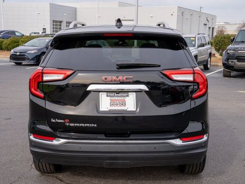 Used 2022 GMC Terrain SLT w/ Tech Package image 4