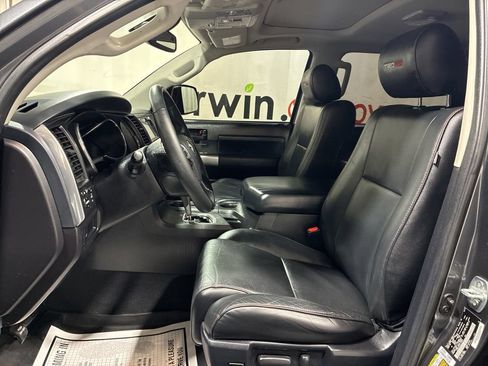Used 2020 Toyota Sequoia TRD Pro AWD/4WD image 26