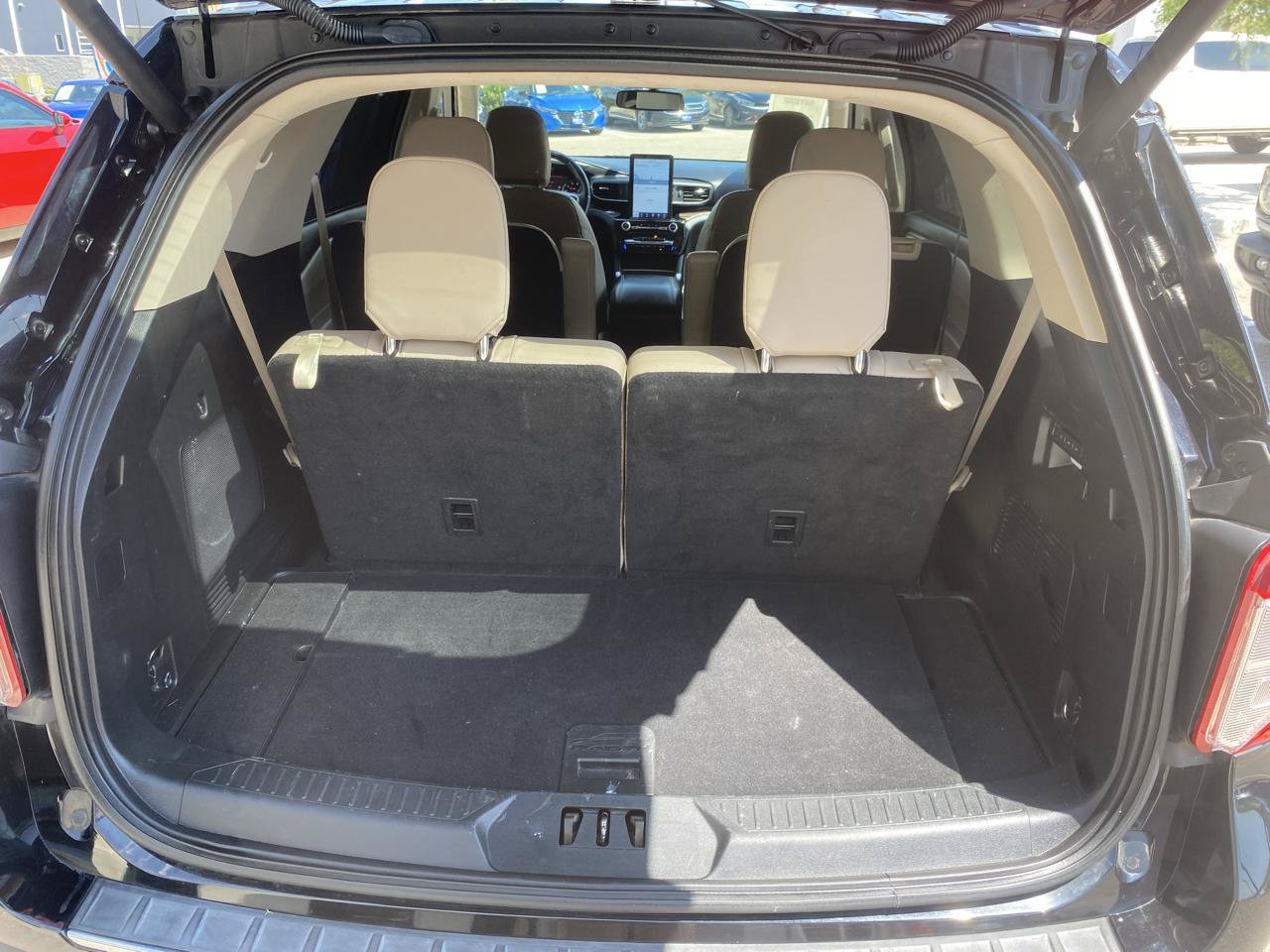 Used 2022 Ford Explorer XLT RWD image 31